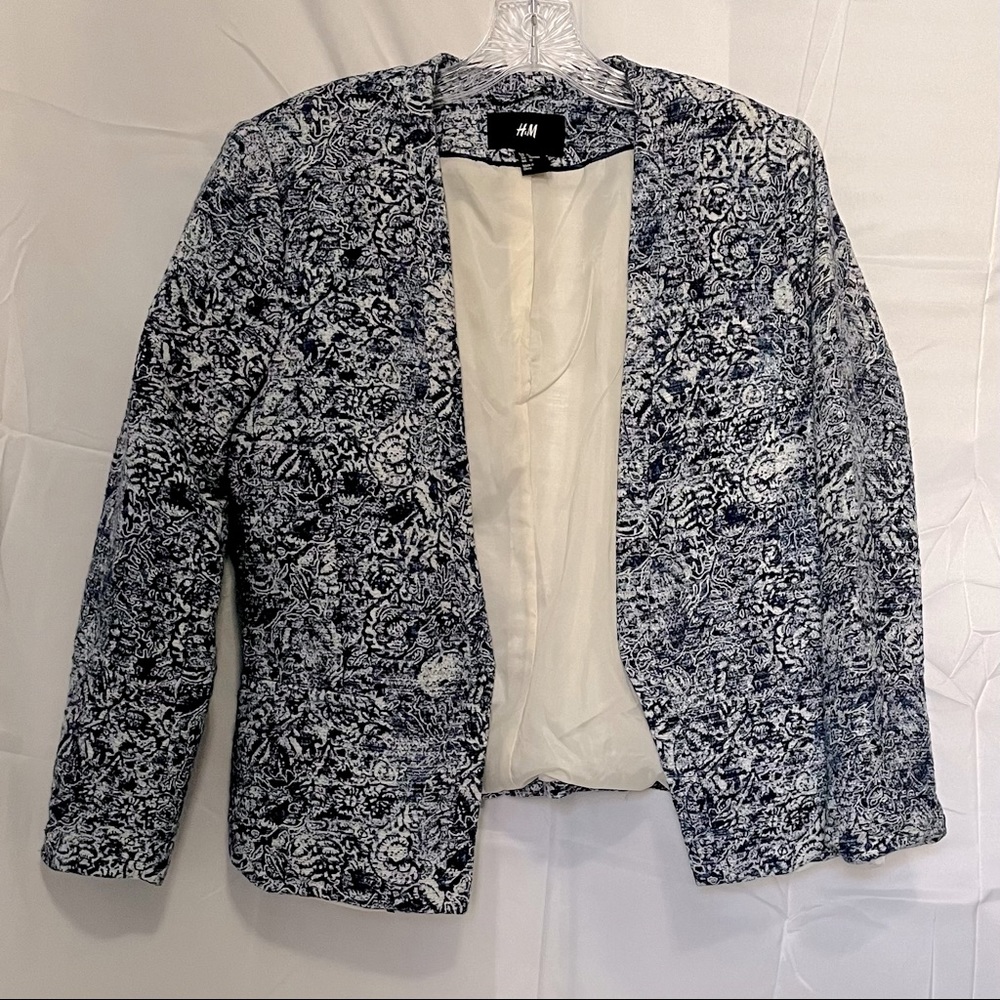 H&M Blue and White patterned Blazer